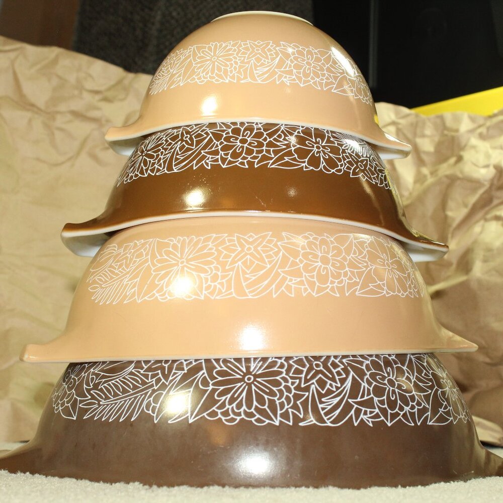 Vtg Pyrex Woodland Mixing Bowl Set of 4 Brown Floral 1970s 441, 442, 443, 444